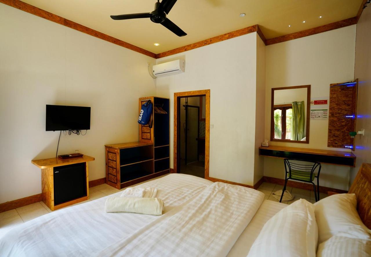 Veli Beach Inn Mathiveri Exterior photo